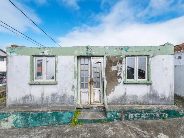 Ruina para recuperação na Vila de Porto Judeu