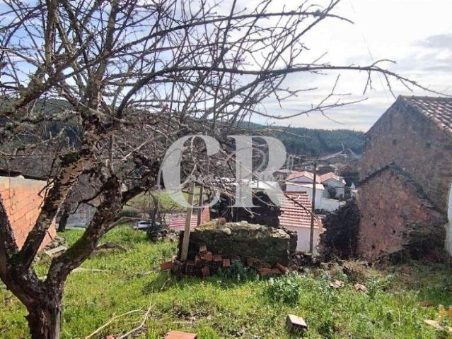 Ruina para reabilitar, em aldeia calma, perto de ribeira | 26053710838