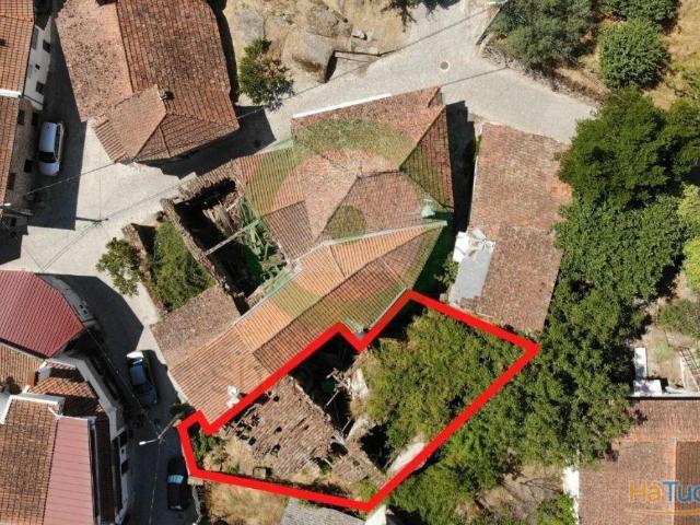 Ruínas com Terreno no Centro da Aldeia de Sonim | 26084009572