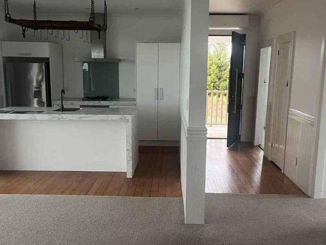 Rural Living in Style up Upper Pitone Rd