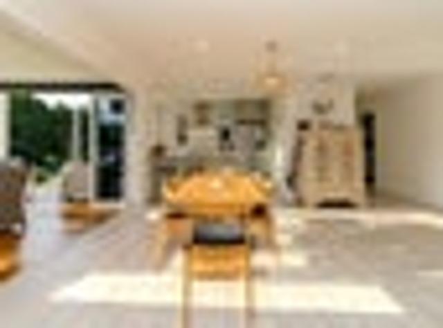 RURAL OUTLOOK, MODERN LIVING