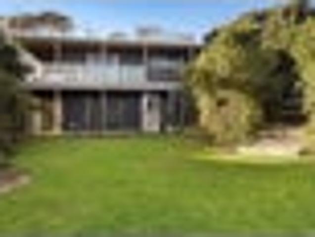 Rural Retreat or West Coast Escape