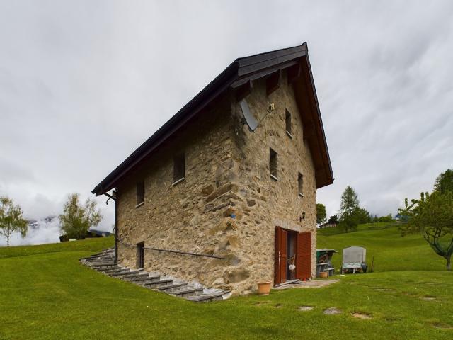 Rustic house with 6 rooms on sale in Dalpe 170 m² | dreamo. Ch