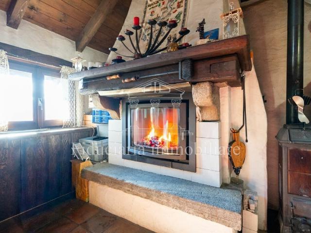 Rustic house with 3.5 rooms on sale in Brissago 100 m² | dreamo. Ch