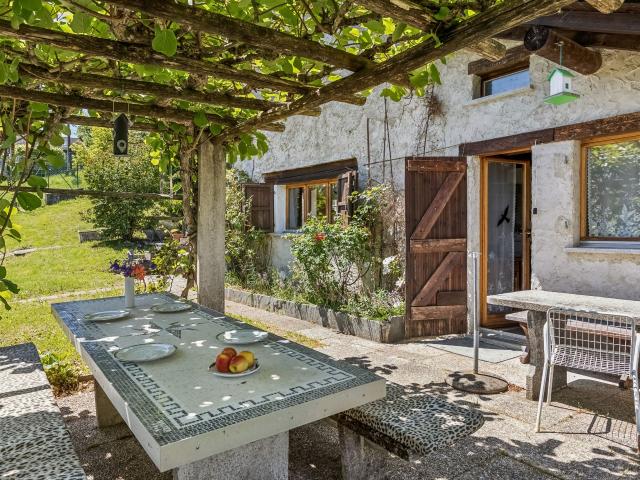 Rustic house with 3.5 rooms on sale in Mergoscia 65 m² | dreamo. Ch