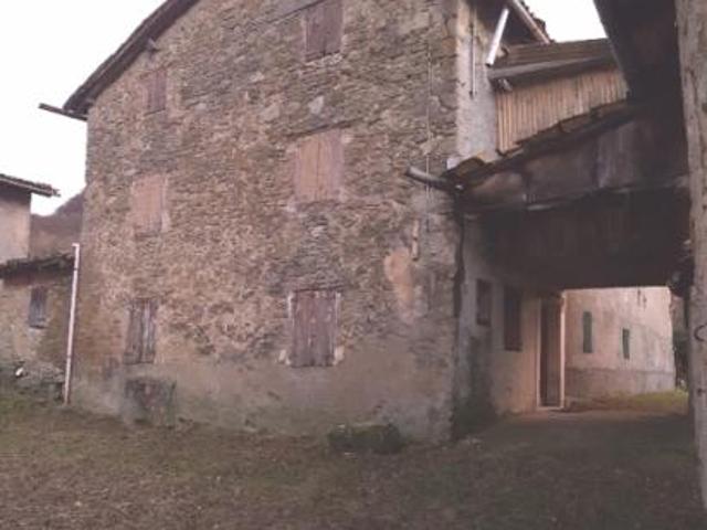RUSTICI CON TERRENO