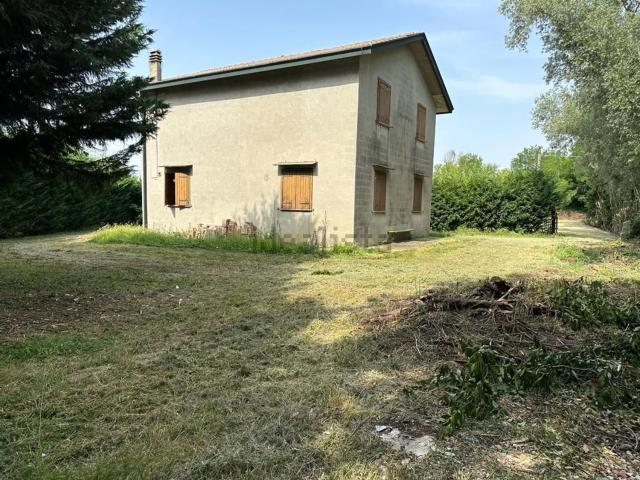 Rustici e casali in affitto di 130 m² in Via FORNASE