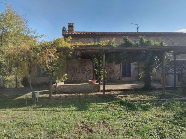 Rustici e casali in affitto di 200 m²