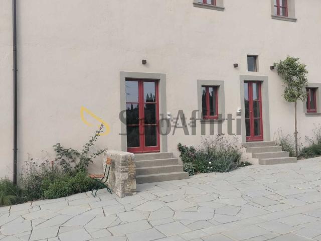 Rustici e casali in affitto di 250 m²