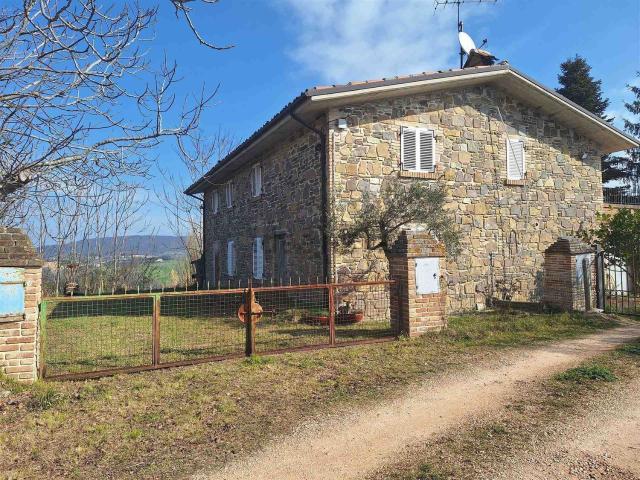 Rustici e casali in vendita di 104 m²