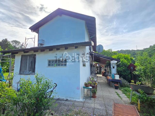 Rustici e casali in vendita di 105 m²