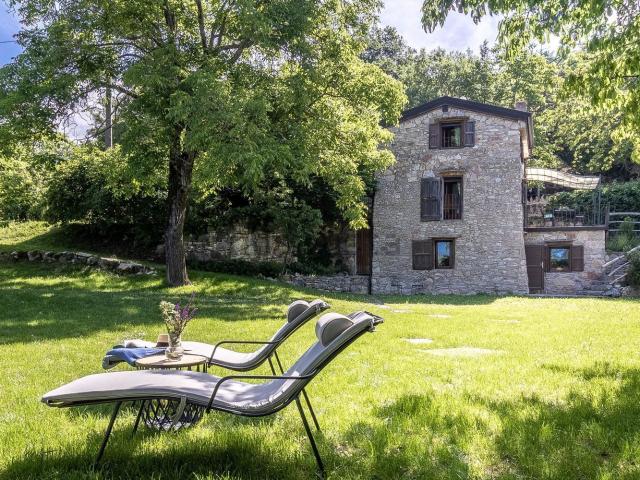 Rustici e casali in vendita di 105 m² in Strada dei Monti