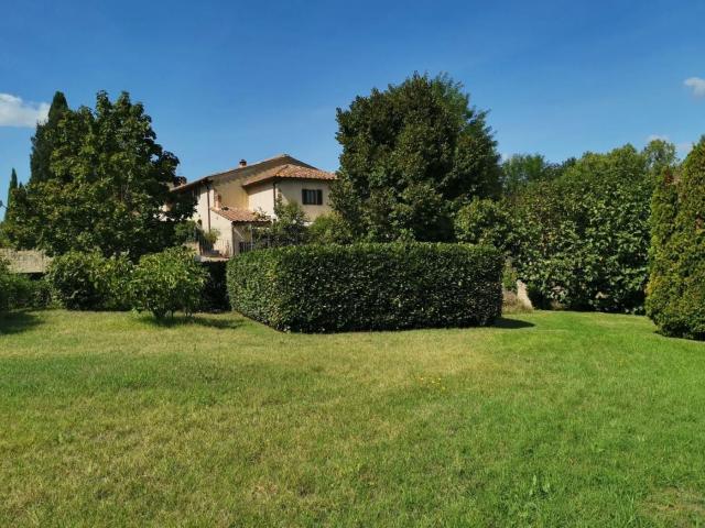 Rustici e casali in vendita di 105 m² in Strada Provinciale del Castello di Staggia