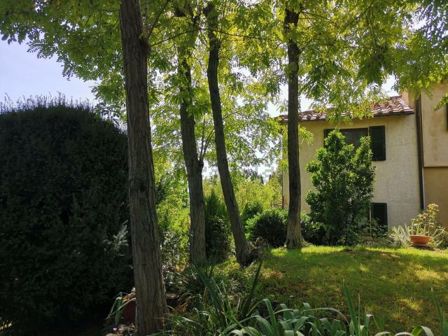 Rustici e casali in vendita di 105 m² in Strada Provinciale del Castello di Staggia