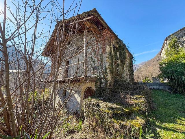Rustici e casali in vendita di 105 m² in Via dei Guasti