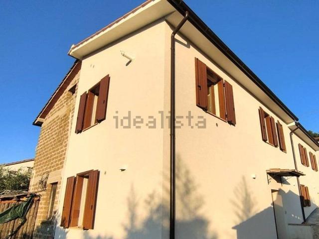 Rustici e casali in vendita di 105 m² in Via Rimembranze, 8