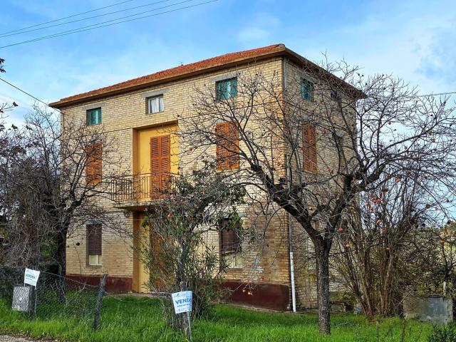 Rustici e casali in vendita di 106 m²