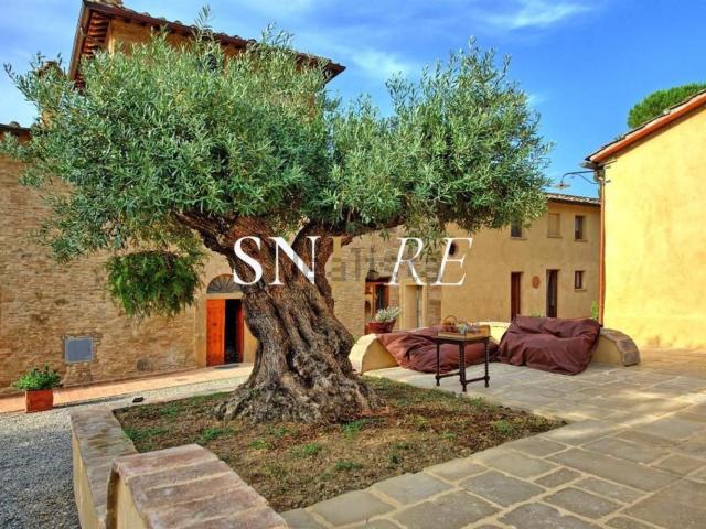 Rustici e casali in vendita di 1090 m² in Via Semifonte