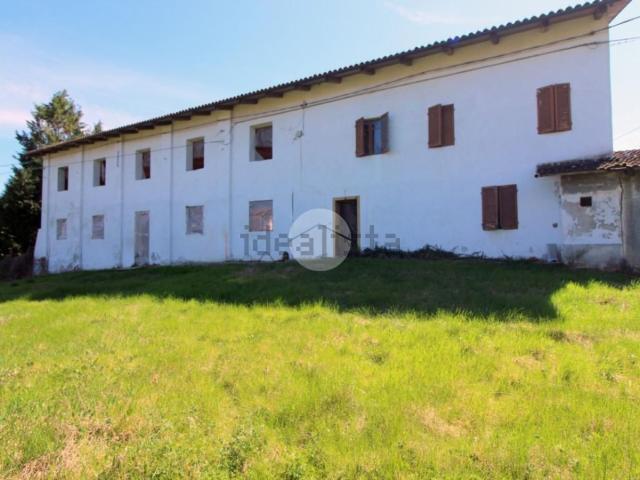 Rustici e casali in vendita di 109 m² in Frazione Baroli, 20