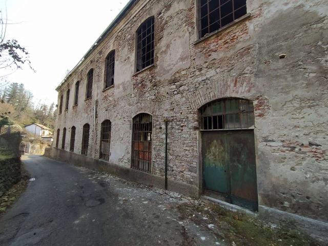 Rustici e casali in vendita di 10000 m² in Via Valle Vevera