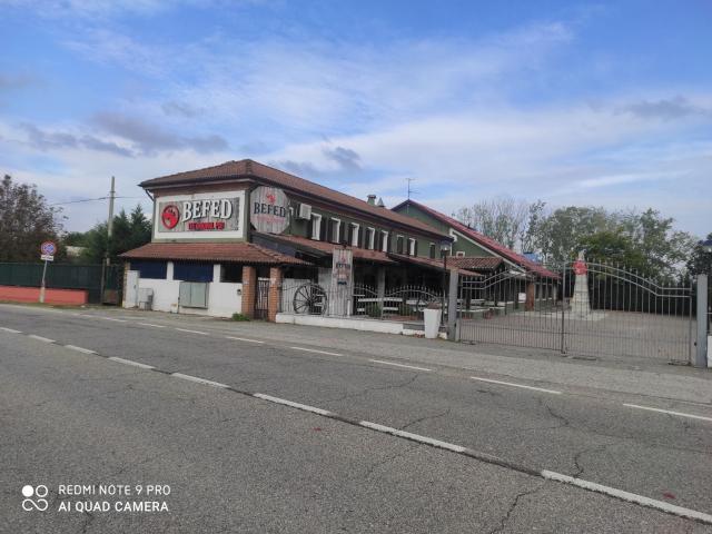 Rustici e casali in vendita di 1000 m² in Strada Provinciale Pavia, 3