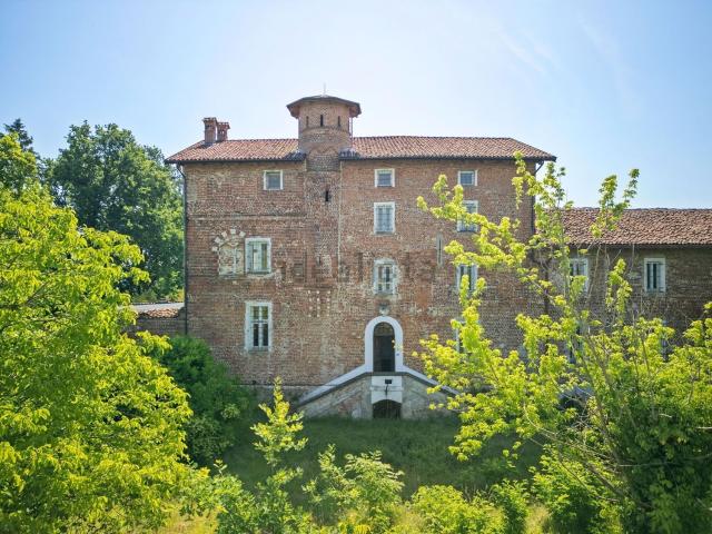Rustici e casali in vendita di 1000 m² in Via al Castello, 4