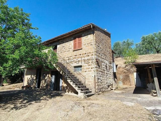 Rustici e casali in vendita di 100 m² in Strada Sant&apos Angelo