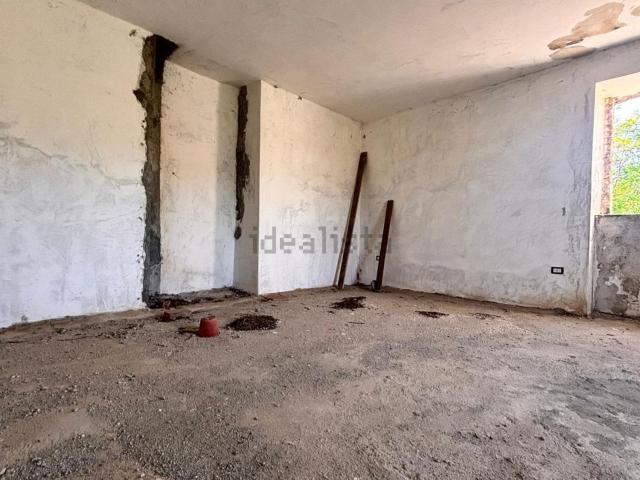 Rustici e casali in vendita di 100 m² in Via atera