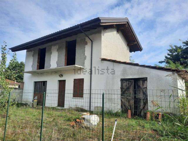 Rustici e casali in vendita di 100 m² in Via Circonvallazione