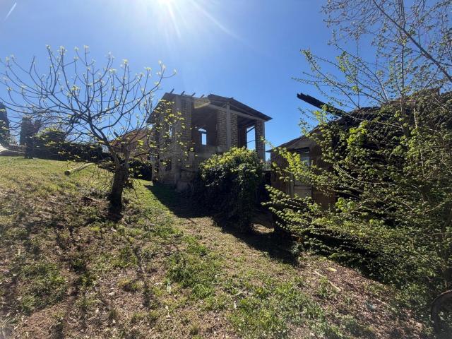 Rustici e casali in vendita di 100 m² in Via Cornazzano