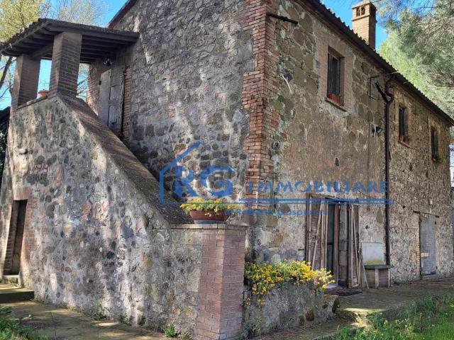 Rustici e casali in vendita di 100 m² in Via del Porcino