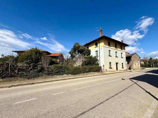 Rustici e casali in vendita di 100 m² in Via Isonzo, 79