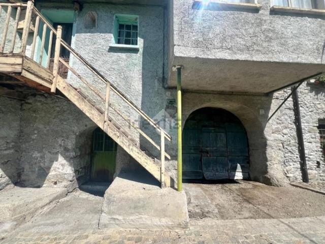 Rustici e casali in vendita di 100 m² in Via San Lorenzo
