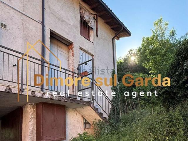 Rustici e casali in vendita di 100 m² in Via San Lorenzo, 8