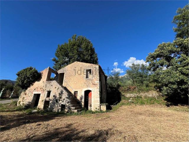 Rustici e casali in vendita di 100 m² in Via Serola