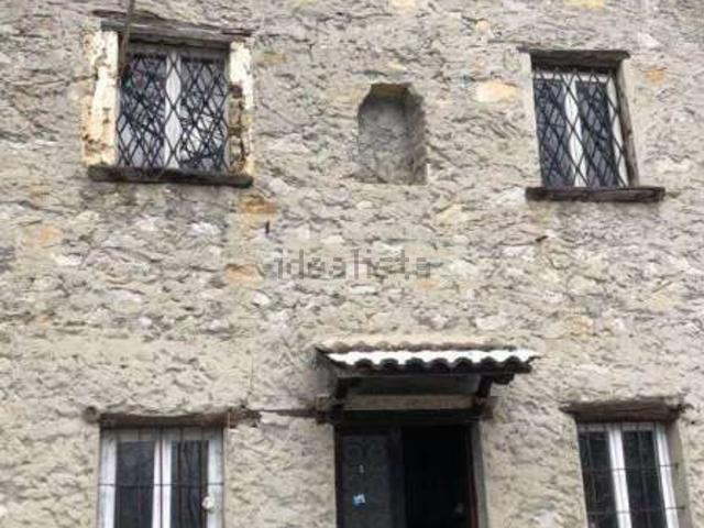 Rustici e casali in vendita di 100 m² in Via Torre
