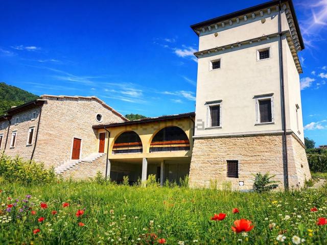 Rustici e casali in vendita di 100 m² in Via Vallecchia