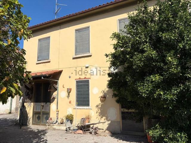 Rustici e casali in vendita di 100 m² in Viale Gambacorti, 207