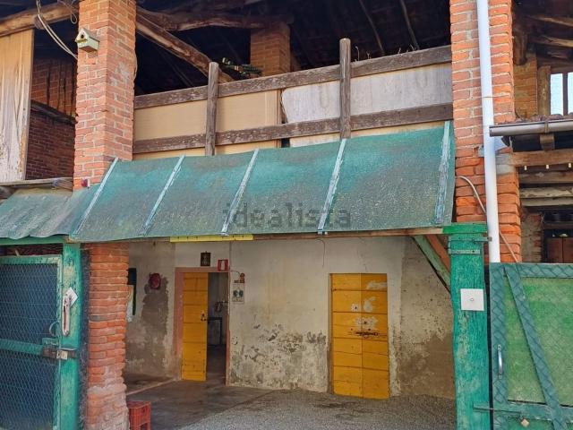 Rustici e casali in vendita di 102 m² in Via Ticino