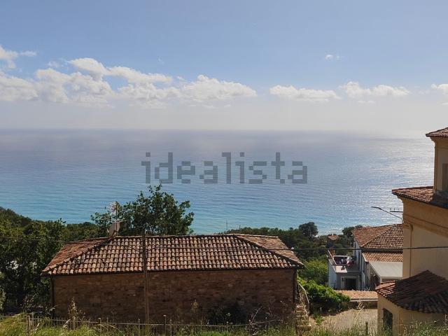 Rustici e casali in vendita di 103 m² in Via Cirimarco