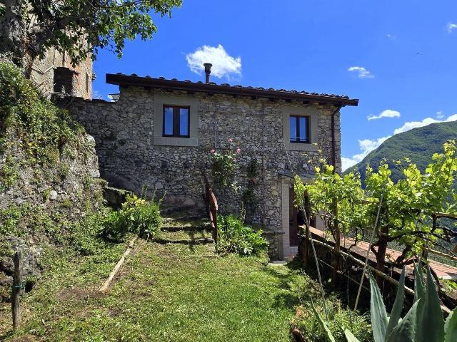 Rustici e casali in vendita di 115 m² in Via Umberto I, 112