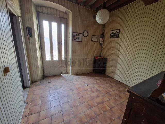 Rustici e casali in vendita di 116 m² in Via Graffignana