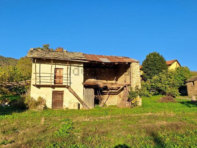 Rustici e casali in vendita di 116 m² in Via Provinciale Saluzzo
