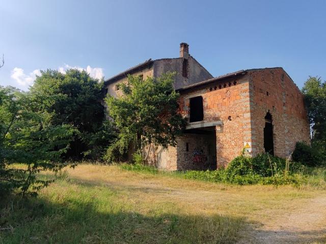 Rustici e casali in vendita di 1170 m² in Via Alessandro Sala