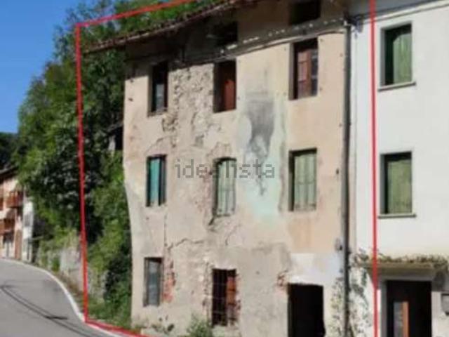 Rustici e casali in vendita di 119 m² in Piazza Libertà