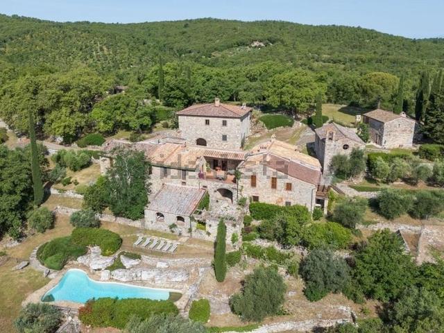 Rustici e casali in vendita di 1100 m² in Località Ricavo