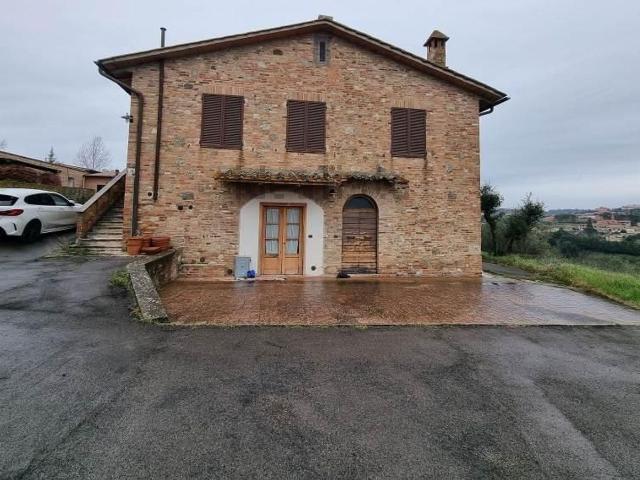 Rustici e casali in vendita di 1100 m² in Strada delle Coste, 42