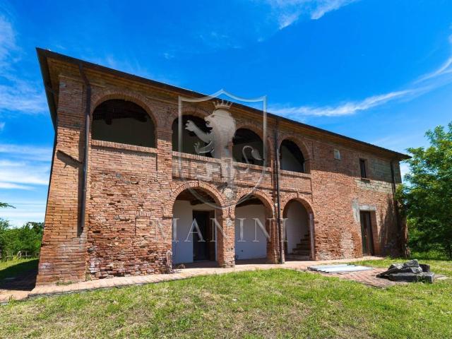 Rustici e casali in vendita di 1100 m² in Strada Senza Nome, 3