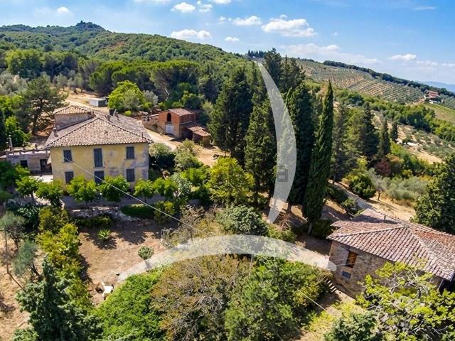 Rustici e casali in vendita di 1100 m²