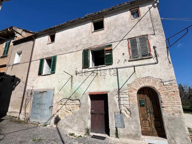 Rustici e casali in vendita di 110 m² in Frazione Bellisio Solfare, 57